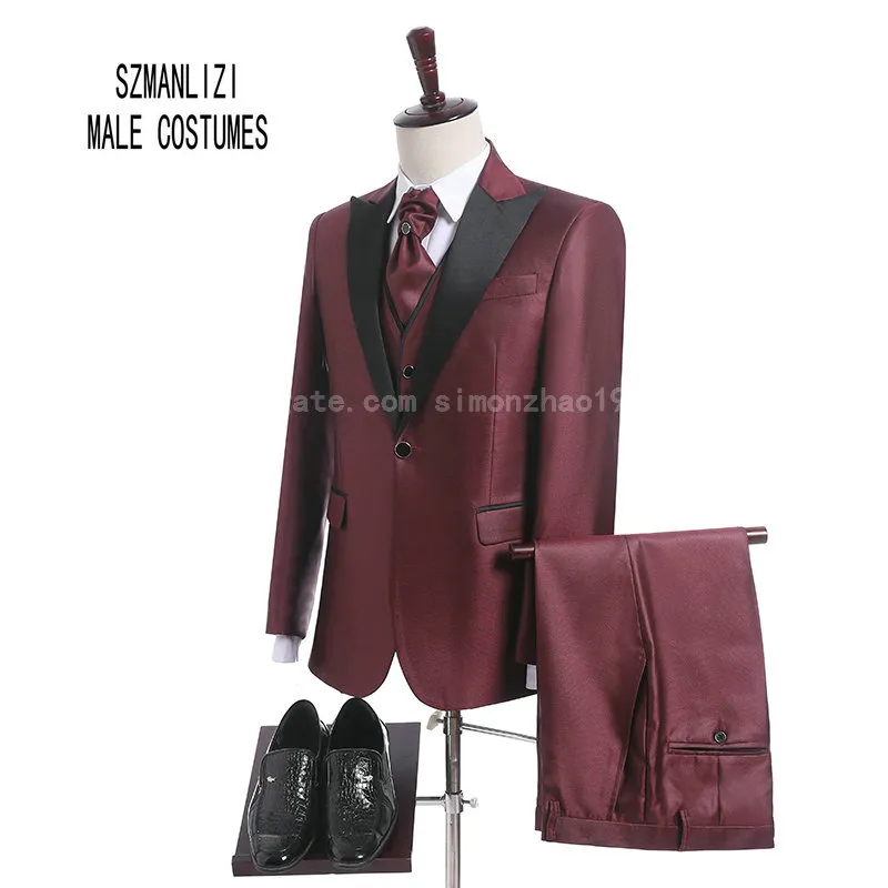 Märke Men Suit 2018 Custom Made Prom Bröllopskläder för män Peaked Slim Fit Burgundy Groom Suit Mens Tuxedos Brudgum Jacka + Vest + Pant + Tie