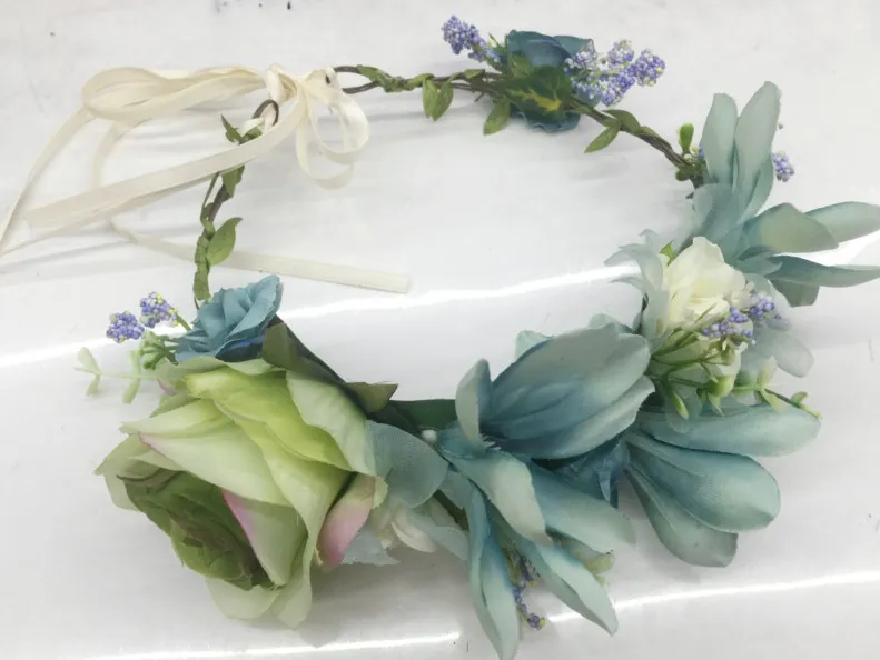 Una medida que los niños flores azules corona de simulación de guirnaldas  de flores princesa de