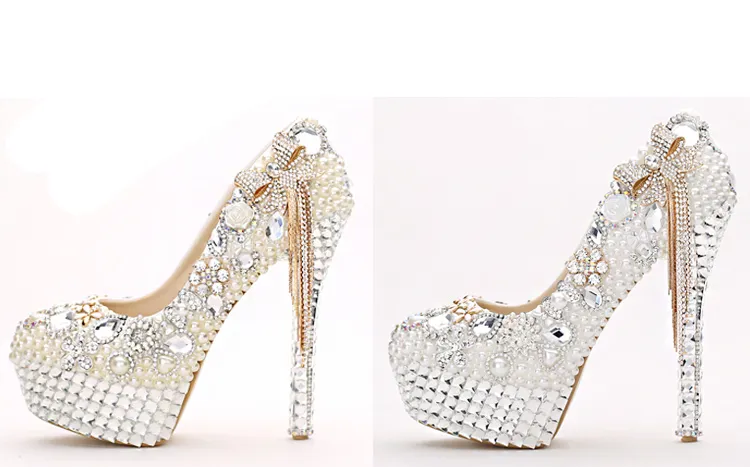 2018 Sapatos De Casamento De Cristal De Luxo Rodada Toe Rhinestone Pérola Sapatos De Noiva De Salto Alto Ecru Vestido Branco Sapato