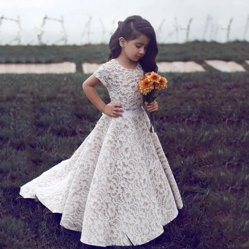 2018 Niñas Árabes Vestidos Para Ocasiones Especiales Joya Cortas Una Línea De Tren Marfil Encaje Debajo De La Niña Vestidos De 59,99 € DHgate