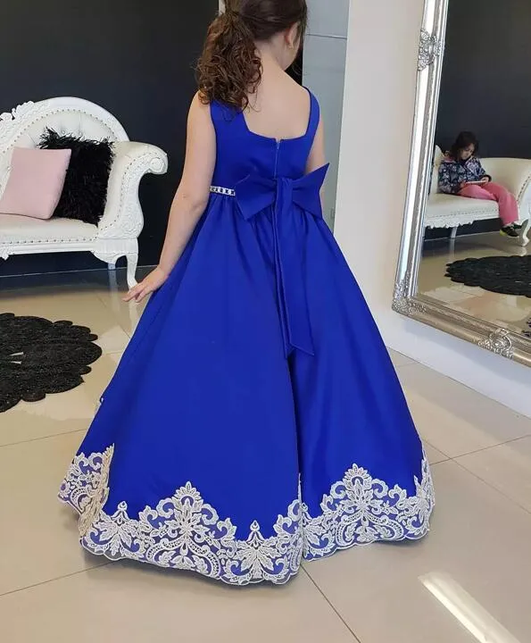 Modest 2018 Royal Blue Satin Kids Prom Dresses With White Lace Applique Beads Bow Sash Flower Girls Dresses For Weddings Custom EN2074