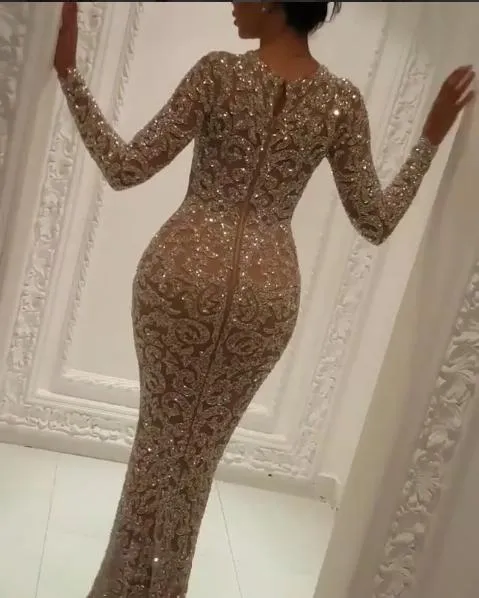 Vestido de noite Yousef aljasmi Kim kardashian Sereia Manga longa Bordado Cristais de prata Almoda gianninaazar ZuhLair murad Ziadnakad