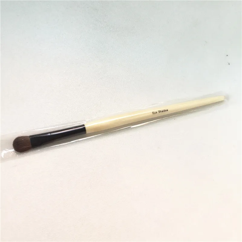 BBSEIRES Eye Smudge Blender Angled Shader Shadder Sweep Contour Definer Smokey Liner Quality Pony Hair Beauty Makeup Makeup Brosses Too3318388