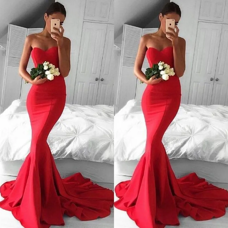 Nyanlända 2018 sjöjungfrun långa kvällsklänningar Formella klänningar Sweetheart Neckline Fishtail Court Train Red Prom Dress Robes de Soirée