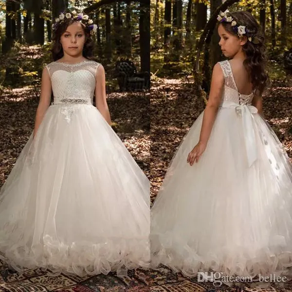 Ucuz Dantel Balo Çiçek Kız Elbise Kabarık Prenses Genç Çocuk Gelinlik Cap Sleeve Toddler Pageant Elbiseler Yay Ile