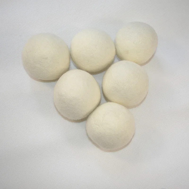Natural Wool Felt Dryer Balls 4-7CM Laundry Balls Reusable Non-Toxic Fabric Softener Reduces Drying Time White Color Balls