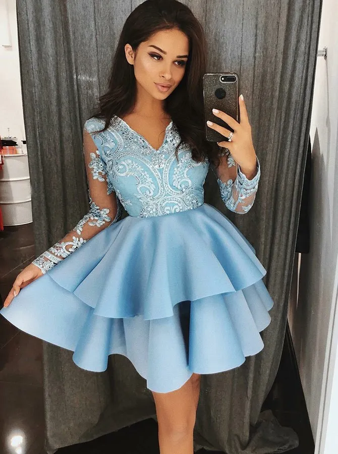 Stylish Long Sleeves Lace Homecoming Dresses For Juniors Beaded V Neck Short Prom Gowns A Line Tiered Cocktail Party Dress