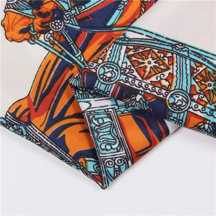 Nieuwe Twill Silk Scarf Women Single Horse Print Spanje hoofdband sjaal Lady kleine vierkante sjaals Vrouwelijke mode Kerchief Bandana 70CM4566903