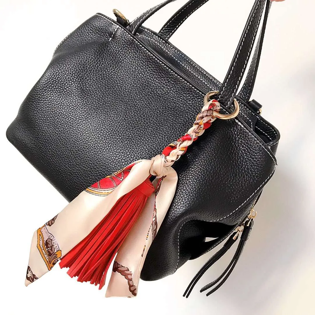 NUEVO paquete de moda borla colgante mini bufanda de seda con adornos de cuero Los bolsos de mujer deben combinarse 3077