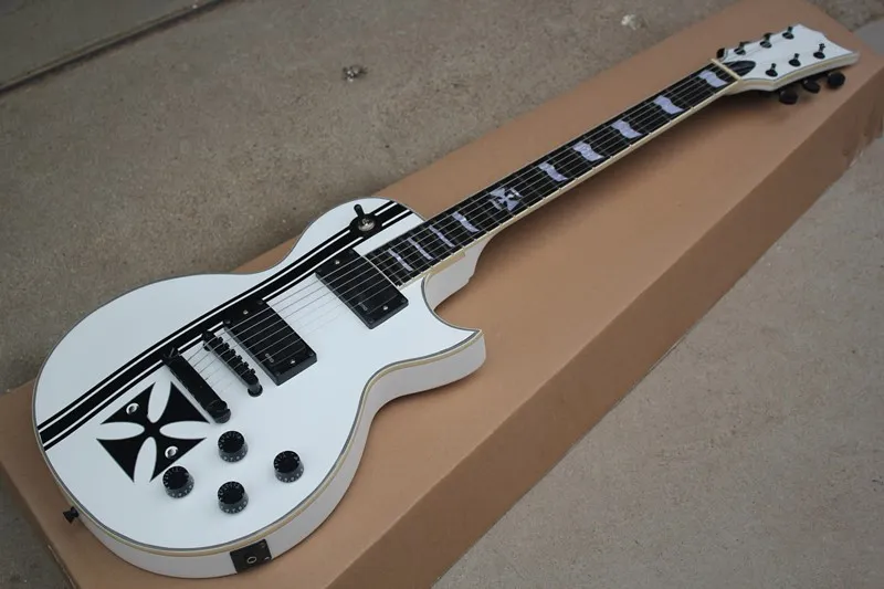 Fabrikspezifische E-Gitarre mit weißem Korpus, schwarzer Hardware, weißer Perlmutt-Bundeinlage, weißer Einfassung, individuelles Angebot