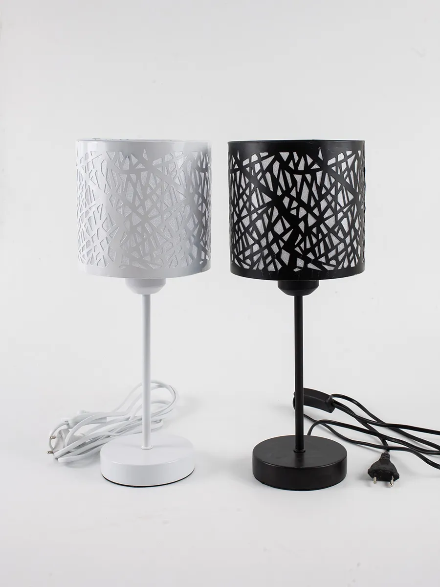 Mode ihåligt snidat svartvit metall lampskärm led nattlampor lampdekoration bordslampor sovrum bredvid belysning8600460
