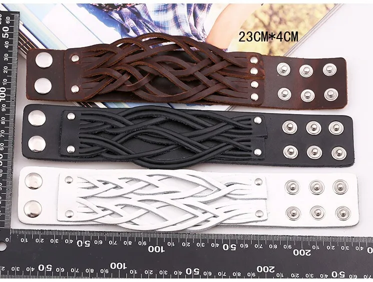 Lot De Bracelets Et Pochette Cloutés - Cuir Et Métal - Vintage Années 80 - Noir