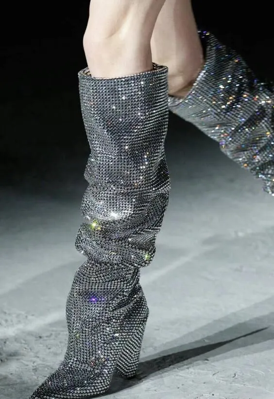 2018 novas mulheres spike botas de salto alto joelho botas de diamante apontou toe botas de cristal de glitter de alta botas de salto senhoras sapatos de festa