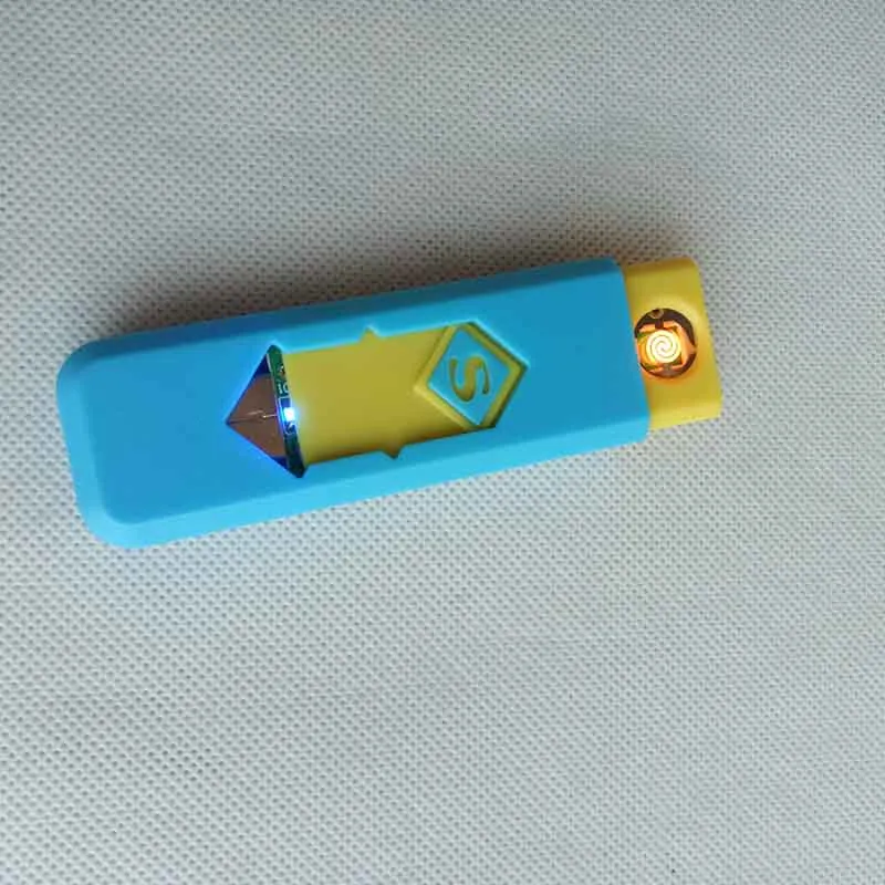 Cigaretta ricaricabile USB Accendino senza fiamma con scatola di visualizzazione Offri anche accessori fumatori di fumatori a gas torcia.