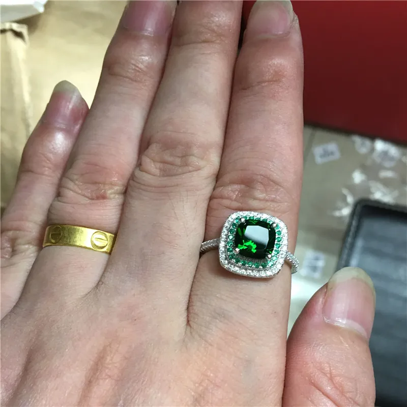 Kvinnor Mode 100% Real 925 Sterling Silver Rings 3CT Green 5A Zircon CZ Engagement Bröllopsband Ring för kvinnor Smycken Gift