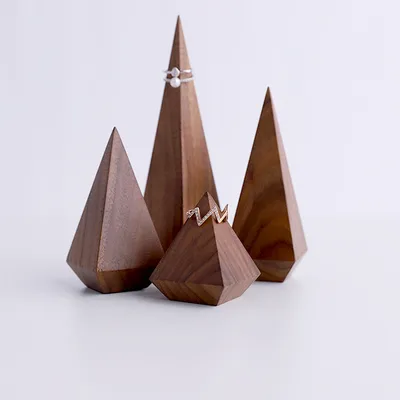 Présentoir de boucle d'oreille en gros supports en bois nouveau design pour présentoir de bijoux de magasin vente chaude dans la marque