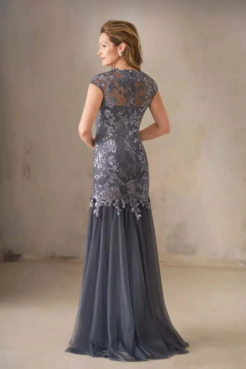 Gray Lace Mother Of The Bride Dresses 2019 With Appliqued Sequins Sweep