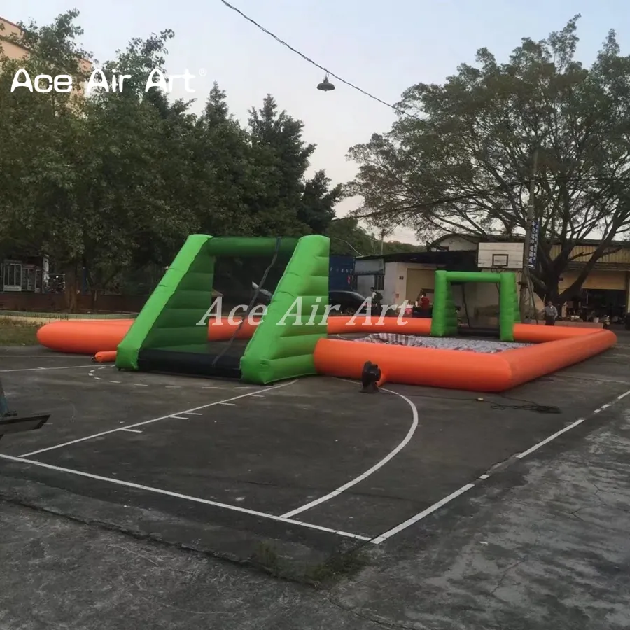 Terrain de football gonflable géant de terrain de football d'enfants avec le lancement de porte du football pour KidsAdults