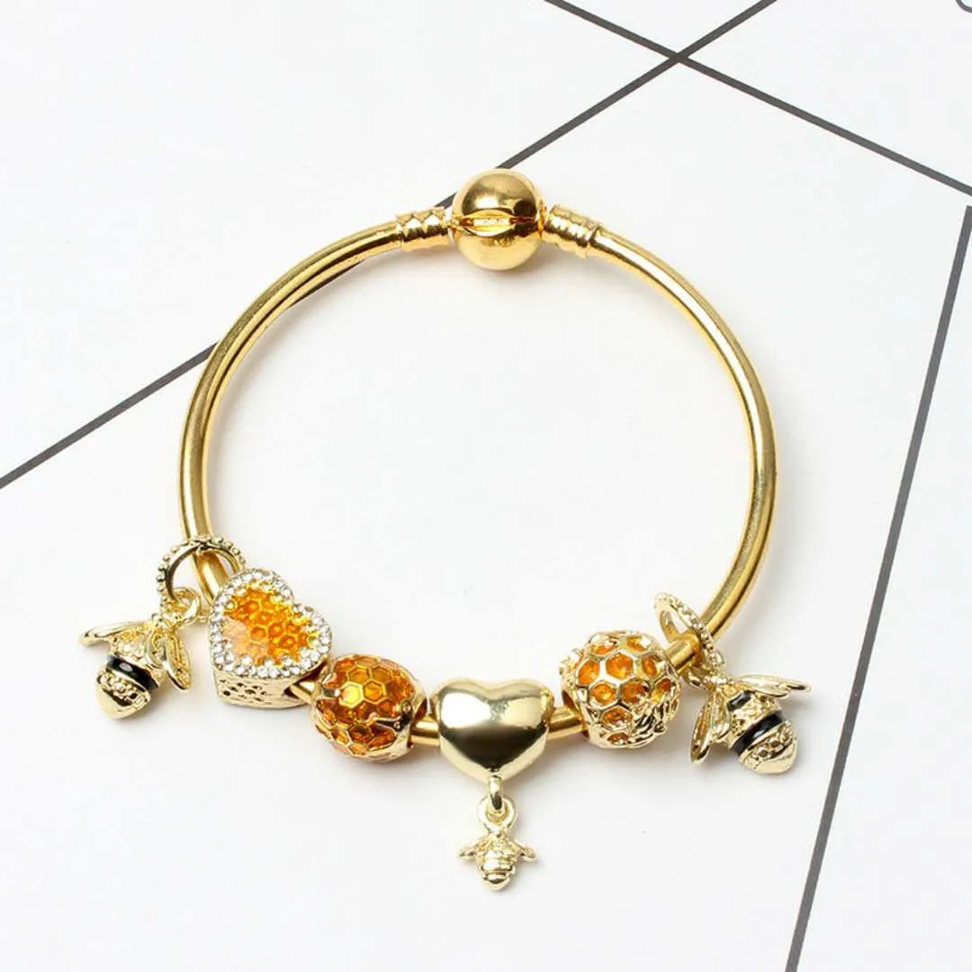 Nieuwe Mode Armbanden voor Europese Charms Love Heart Beads Queen Bee Hanger Bangle voor Kerstcadeau DIY Sieraden