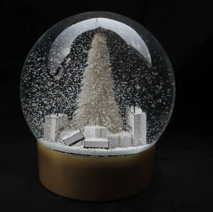 Schnee-Kugel mit großen Weihnachtsbaum Innen Schnee Kristallkugel und Geschenk-Kasten für Neuheit-Weihnachtsgeschenk-VIP-Kunden
