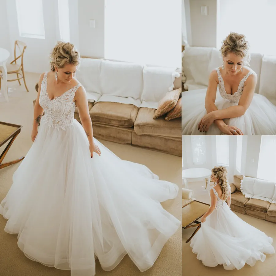 Aplikacja w szyku w v-desce koronkowa A-line sukienki ślubne plus elegancka tiulowa sukienka ślubna marzeń suknia na ślub
