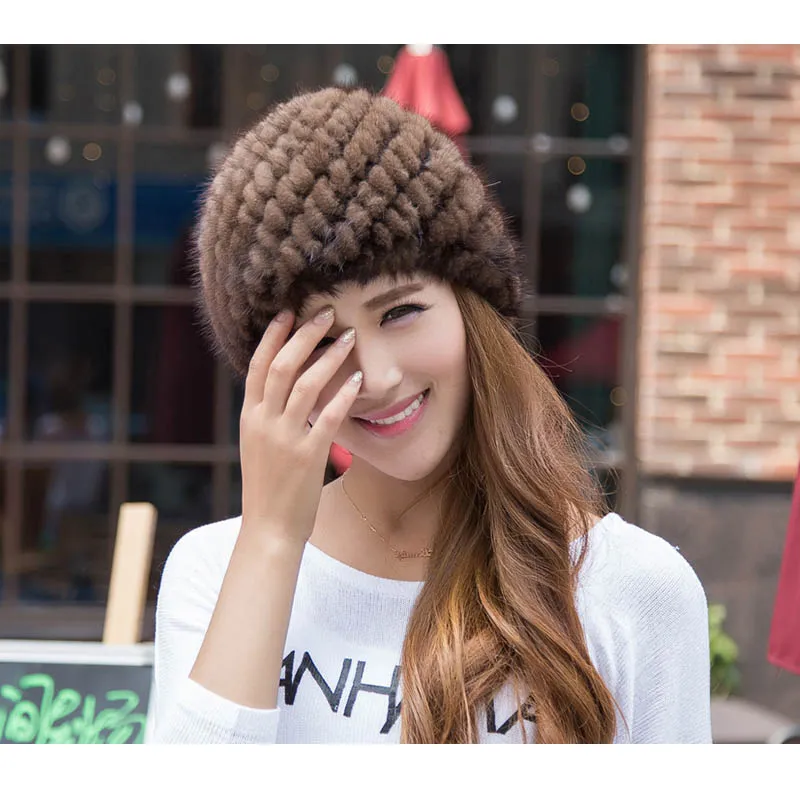 毛皮の帽子の本物のミンクの帽子冬のファッション女性の本物のミンクの帽子手ニット厚さのロシアの毛皮の帽子MS.Minshuブランド