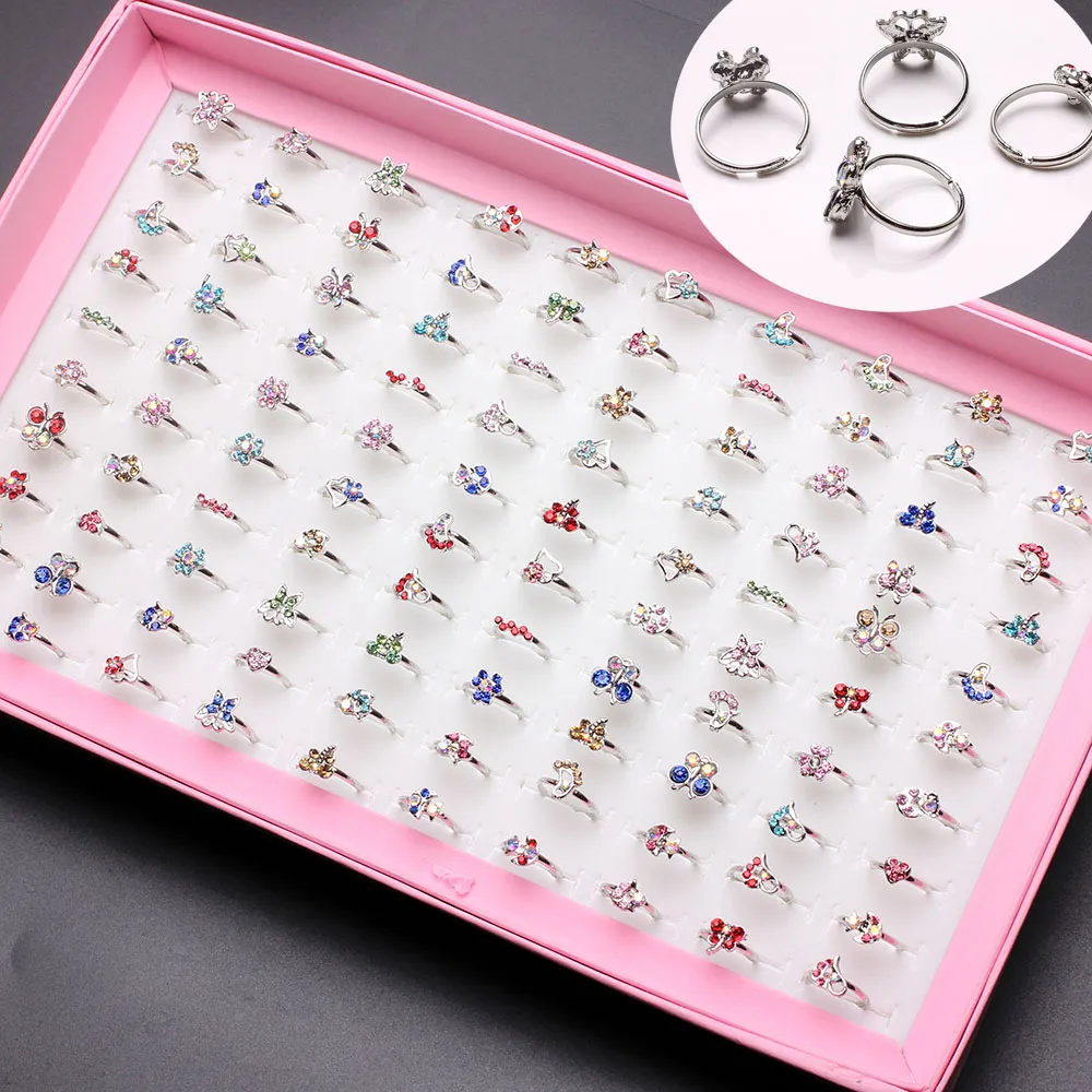 Blandade 100pcs Assorted Cartoon Crystal Justerbara Ringar Kids Girls Mix Styles Ring Party Present Smycken Ingen Box