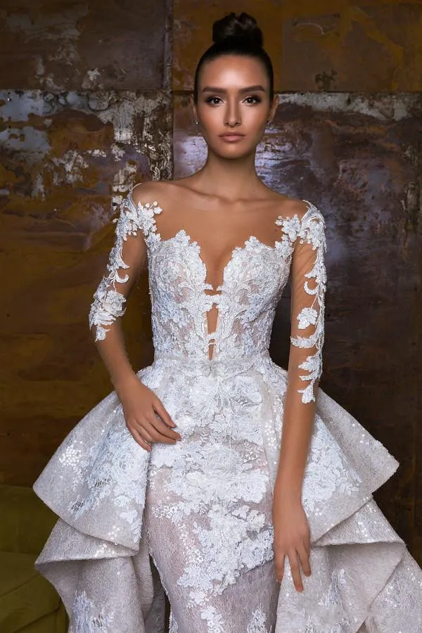 2018 분리 된 기차 레이스와 새로운 인 어 공주 웨딩 드레스를 입히기 Appliqued Bridal Gowns 환상 Bodice 국가 웨딩 드레스