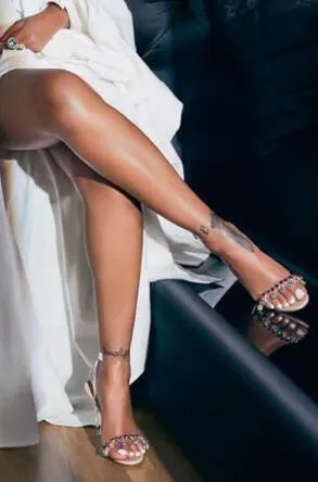 2018 été chaud Rihanna couleurs mélangées strass sandales Super mode sandale clair PVC sangles dames cristal talon sandales