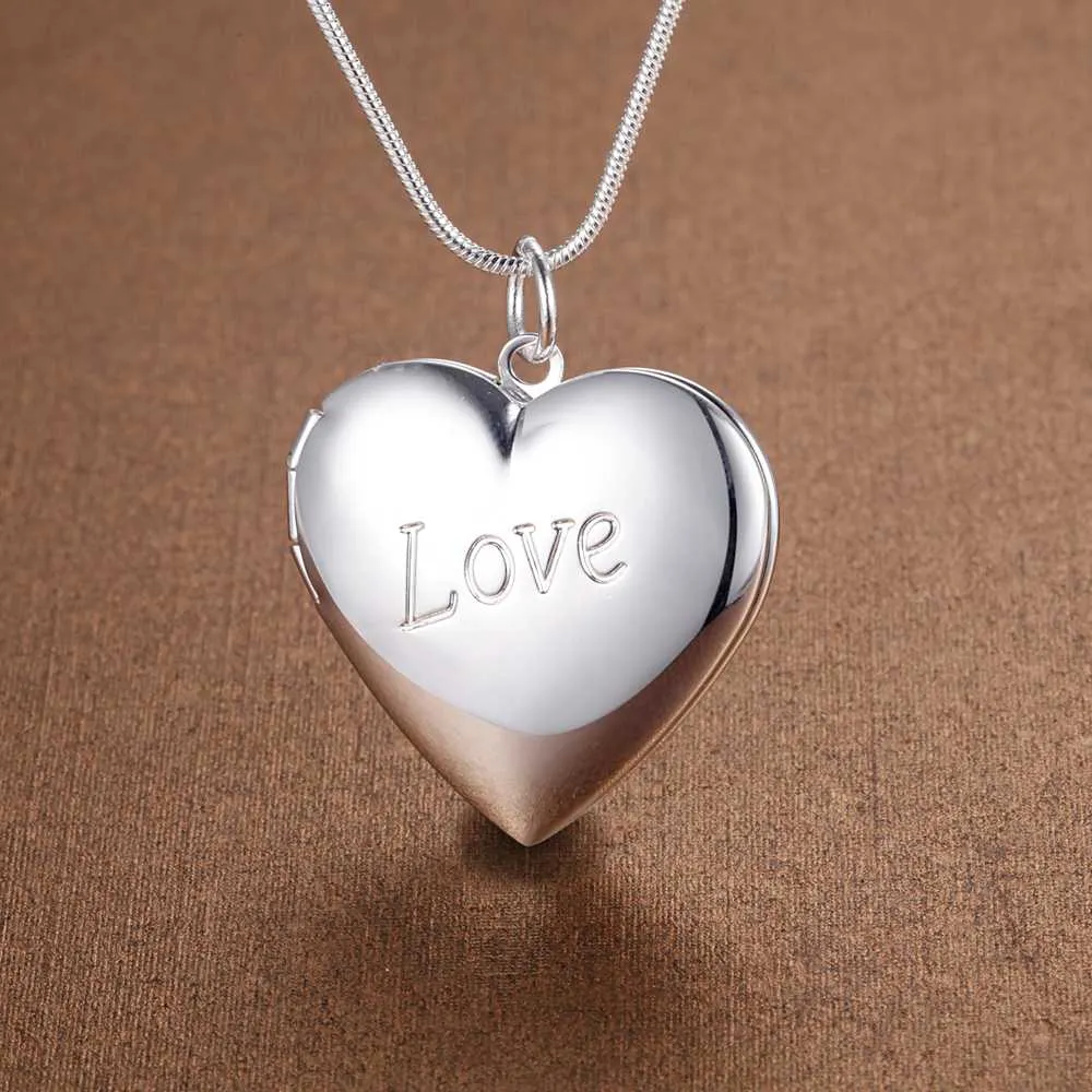 Factory Partihandel 925 Sterling Silver Plated Love Heart Pendant Locket Halsband Fashion Classic Romance Smycken Alla hjärtans daggåva