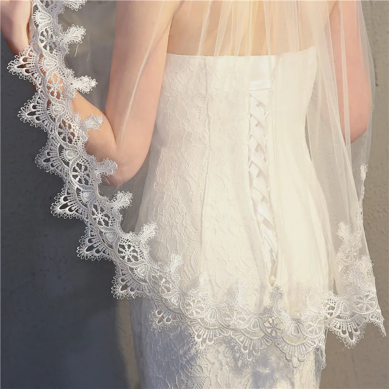 Véus de casamento deslumbrantes véus macio tule floral borda de borda de borda acessórios nupcial véu sagacidade pente branco / marfim