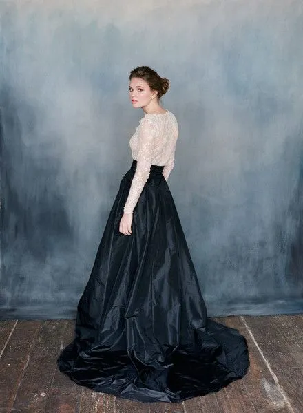 Black and White Gothic A-line Wedding Dresses With Long Sleeves Illusion Lace Top Taffeta Skirt Simple Boho Rustic Bridal Gowns