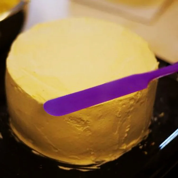Små tårta kräm smör spatel blanda smet skrapa sked borste silikon bakning kock verktyg