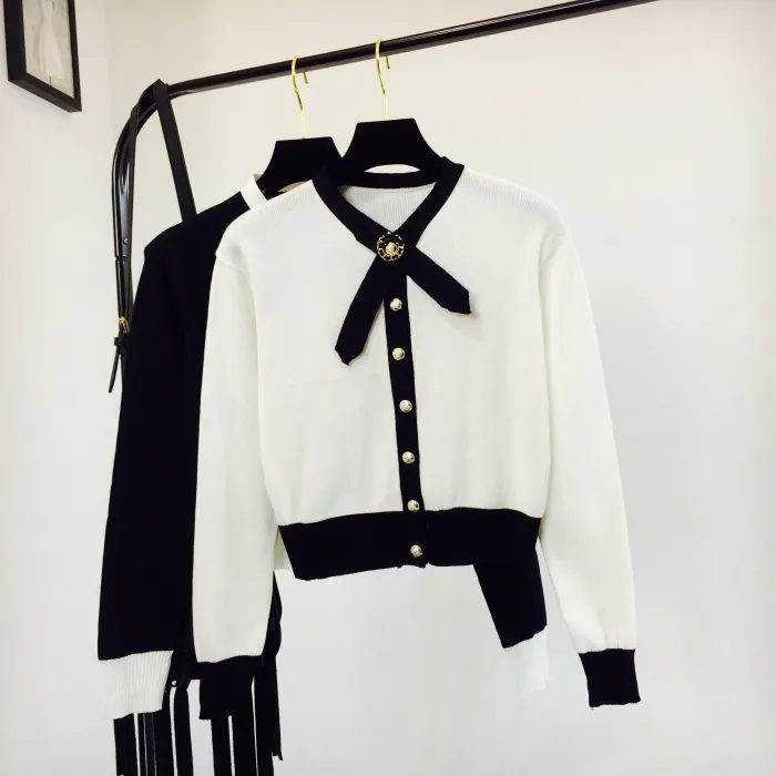 Ny Spring Autumn Fashion Women's Elegant Black White Color Block Bow Collar Pearl Buttons Sticked tröja och veckad lång kjolklänningsdräkt