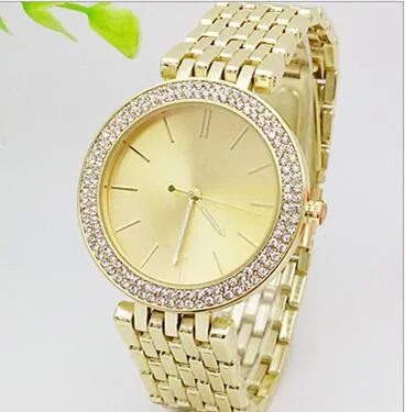 2019 New Fashion Style Damklocka Present Stål Guld Vit Japan Quartz Watch Kvinnlig Dam M Dam Klocka Armbandsur Relojes Mujer