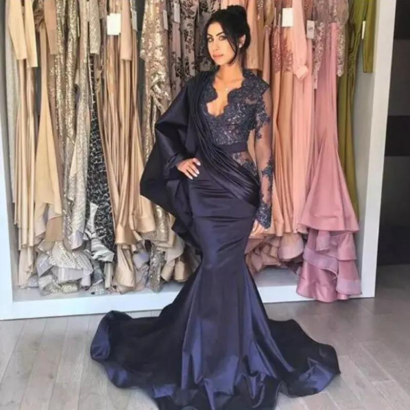 Moda Dubai Arabia Prom Dress Sexy Boczna Illusion Lace Aplikacja V-Neck Z Długim Rękawem Ruffles Satin Party Suknia Custom Made Formal Evening Dres