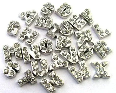 En gros couleur argent pleine strass lettre A-Z alphabet médaillon flottant breloques perles adaptées pour bricolage médaillon magnétique
