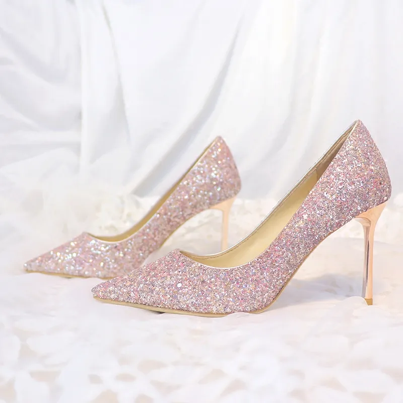 Sparkly Champagne Sequined Bröllopsskor för Bride Stiletto Heel Prom Bankett Högklackat Plus Storlek Pekade Toe Grunt Bridal Skor