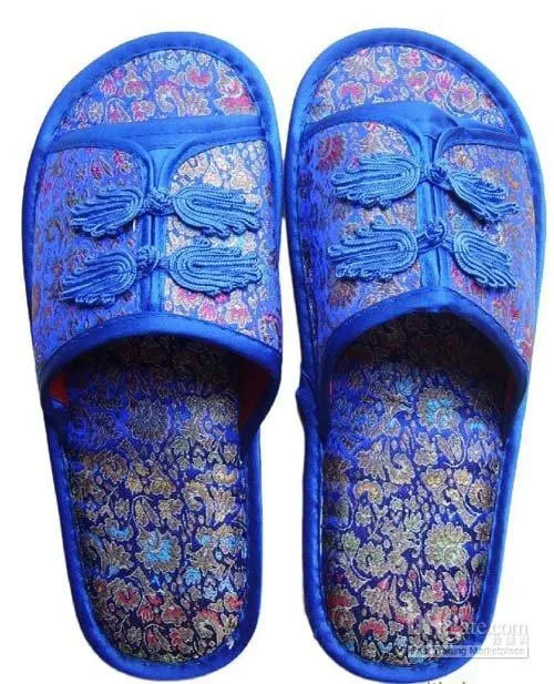 Chinesischer Knoten Seiden-Satin-Frauen-Haus-Hausschuhe innen Gummi-Boden-Damen-Slipper 1Pair