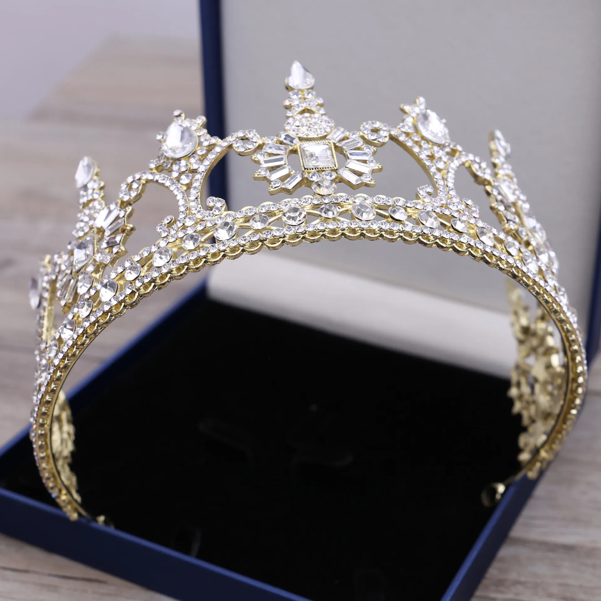 Cristalli d'argento d'oro di lusso Corone nuziali Brillanti perline Diademi nuziali Strass Copricapo Accessori capelli Fascia Spettacolo 262H