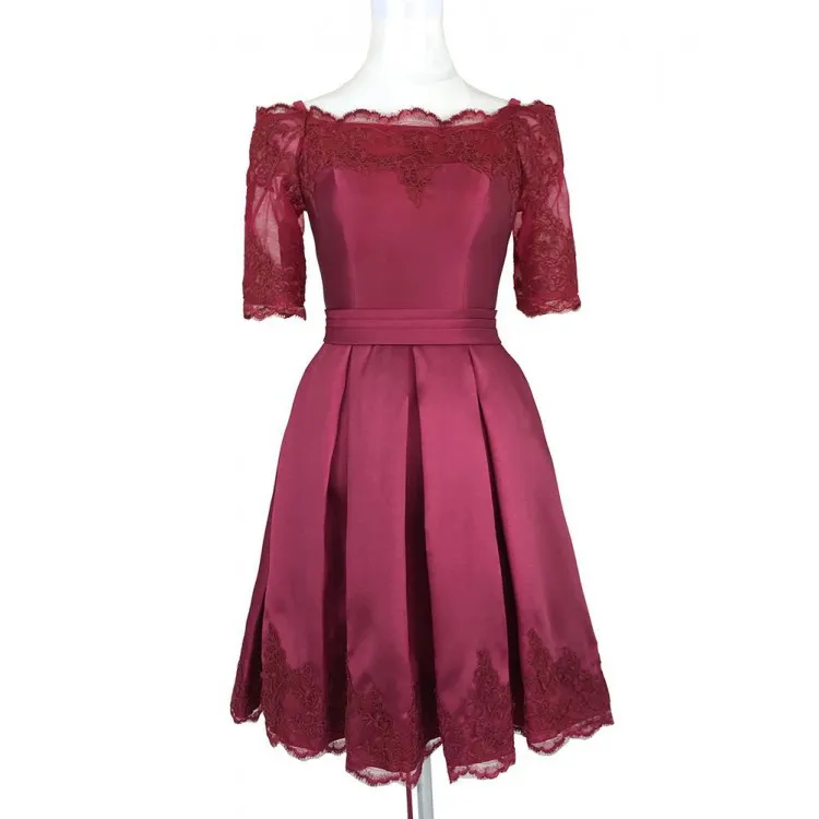 Short Burgundy Cheap Prom Cocktail Dresses Off the shoulders With Sleeves Applique Lace Designer Satin Corset Back Homecoming Evening Dress