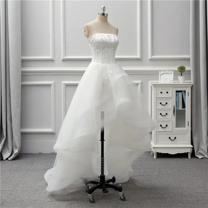 Witte hoge lage bruidsjurken strapless tiered ruche met kant applique bruidsjurken rug veters op maat gemaakt trouwjurken