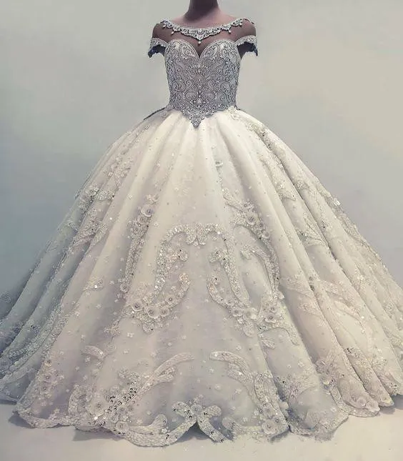 Wedding Gown Trends for 2018 and Hot Designers for Every Bride