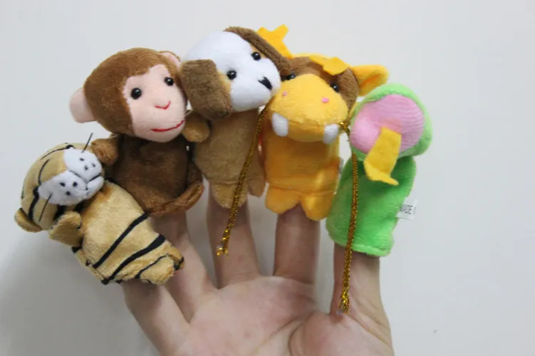 12st / Djur Cartoon Finger Puppets Familjfinger Kinesiska Zodiac Puppets Cloth Doll Baby Favor Finger Plush Leksaker