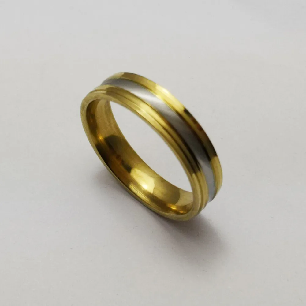 Novo estilo de aço inoxidável 316L anel de casamento anéis banhado a ouro anel de amor para Mulheres Homens do Dia Dos Namorados size6-14