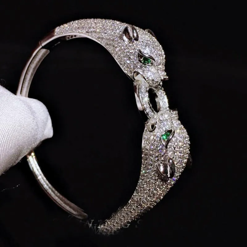 Przeczucie Luksusowe Handmade Biżuteria 18K Biały Złoty Wypełniony Oszałamiająco Tiny Pave White Sapphire Open Leopard Brand New Bransoletka Prezent dla kobiet