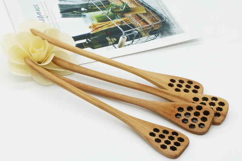 Fashion Hot Cute Wood Creative Carving Honey Stirring Honey Spoons Honeycomb Carved Honey Dipper Kitchen Tool Flatware Accessory