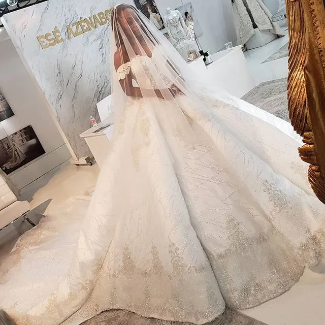 Abiti da sposa con corpetto con spalle scoperte Paillettes Appliques in pizzo con perline Abiti da ballo Abito da sposa Glamorous Abiti da sposa principessa Dubai robe de mar