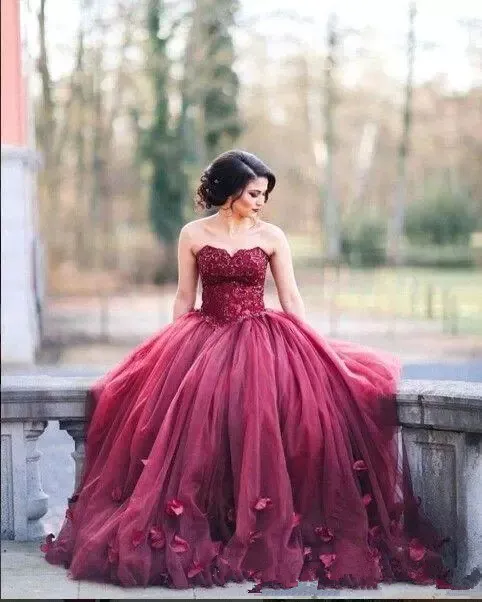 2018 Новый бордовый без бретелек бальное платье Принцесса Quinceanera платья кружева лиф Басков талии Backless длинные платья выпускного вечера QQ03