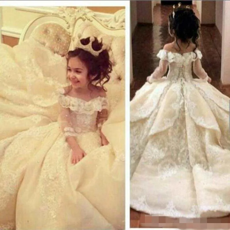 2019 Vintage Lace Flower Girl Vestidos Elegante fuera del hombro de ancho con cuello en V vestido de bola Little Girl Pageant Vestidos vestidos
